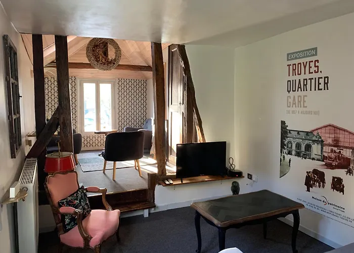 Duplex La Maisonnette 2 Chambres - Parking Gratuit